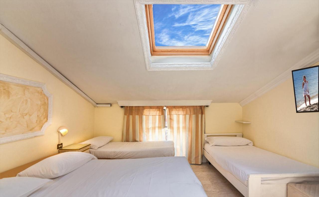 Hotel Tahiti В'яреджо Екстер'єр фото